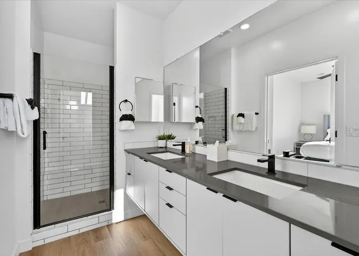 Desert Escape Townhome - Pool & Gym Appartement