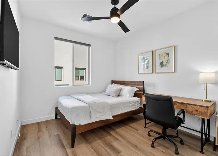 Appartement Desert Escape Townhome - Pool & Gym