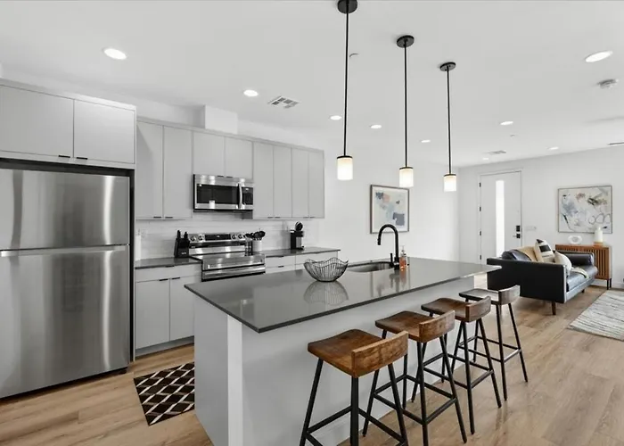 Desert Escape Townhome - Pool & Gym Appartement Phoenix