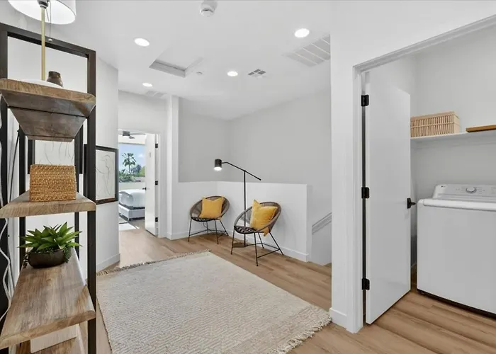 Desert Escape Townhome - Pool & Gym Appartement