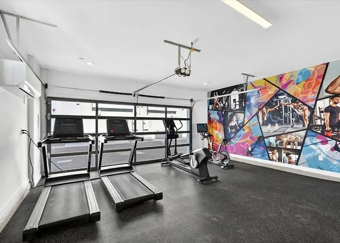 Desert Escape Townhome - Pool & Gym Appartement
